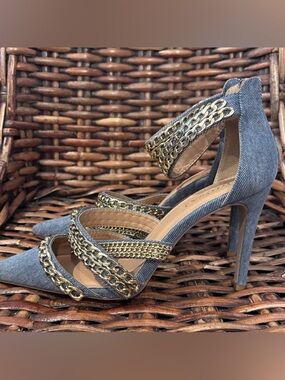 Shoe Dazzle Shoedazzle Pumps Women's Sz 9.5 Pointed Toe
Fernanda Blue Denim